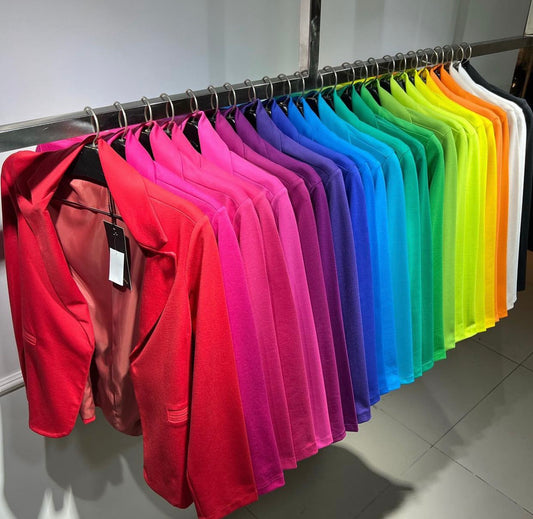 Imperdível! Aberta a 2ª Pré Venda de Blazer... Entenda por que elas se apaixonam por essa peça! - ClosetChicPoa