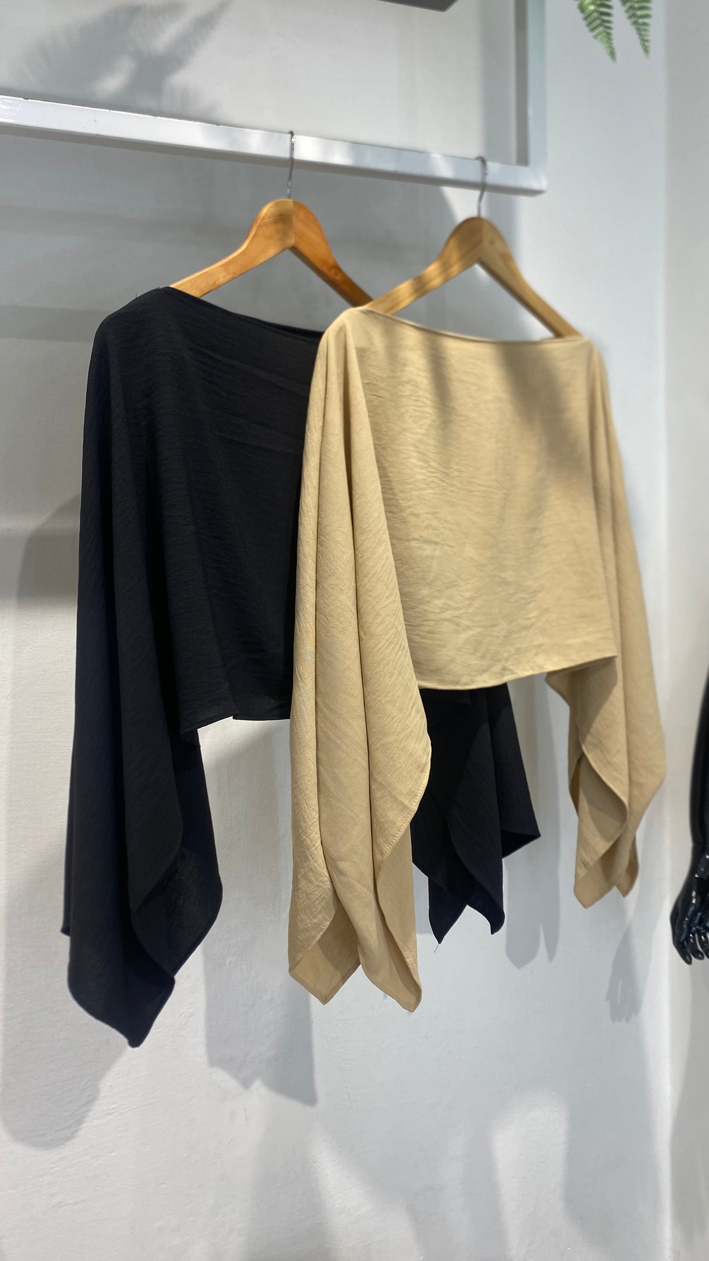 Blusa Capa + Top Duna